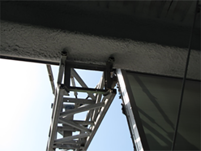 Figure 18 – Mast sections at 6th floor after collapse