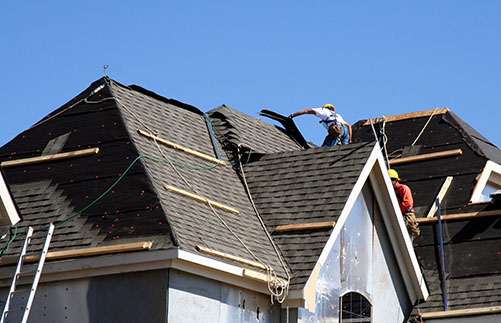 Roofing Worker - Photo Credit: iStock - 157191789 | Copyright: Steve Debenport