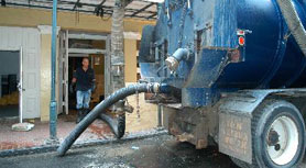 Photo courtesy of FEMA. This picture shows actual disaster site work conditions and may not illustrate proper safety and health procedures.