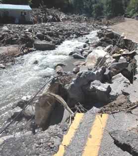 Photo courtesy of FEMA. This picture shows actual disaster site work conditions and may not illustrate proper safety and health procedures.