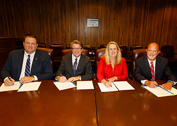 Poultry industry alliance signing photo
